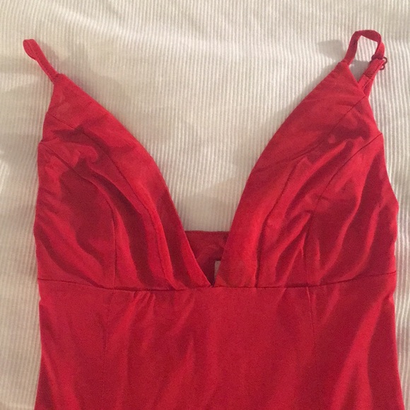 Red bodycon dress - Picture 2 of 5